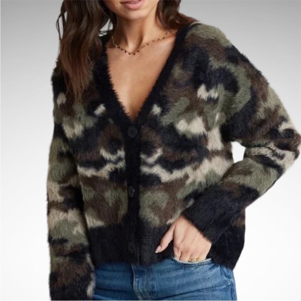 Cloth & Stone Anthropologie Fuzzy Camo V-Neck Cardigan Long Sleeves